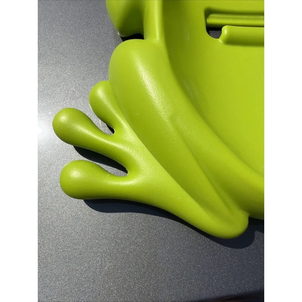 Boon Frog Pod Bath Tub Toy Scoop & Storage Holder Caddy Storage Pool Water Green